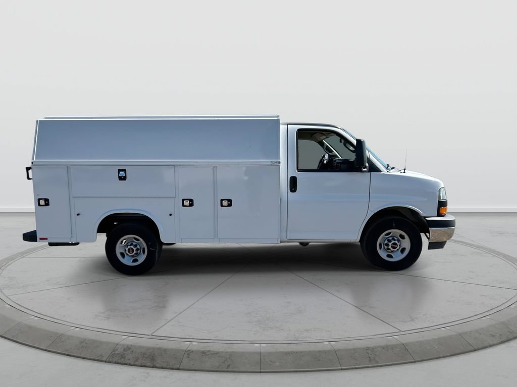 New 2025 GMC Savana 3500 w/ Power Convenience Package RWD image 9