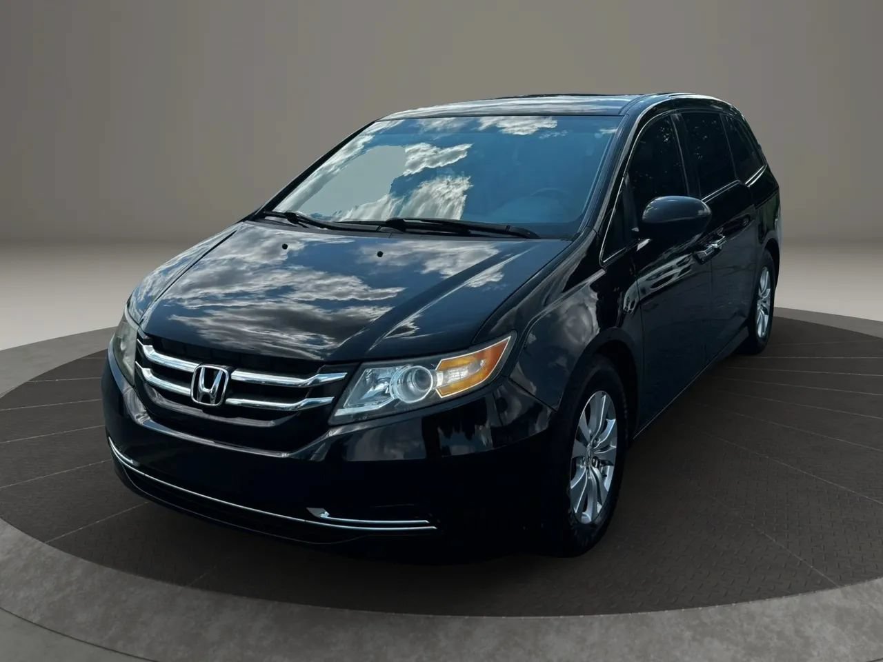 Used 2015 Honda Odyssey EX image 1