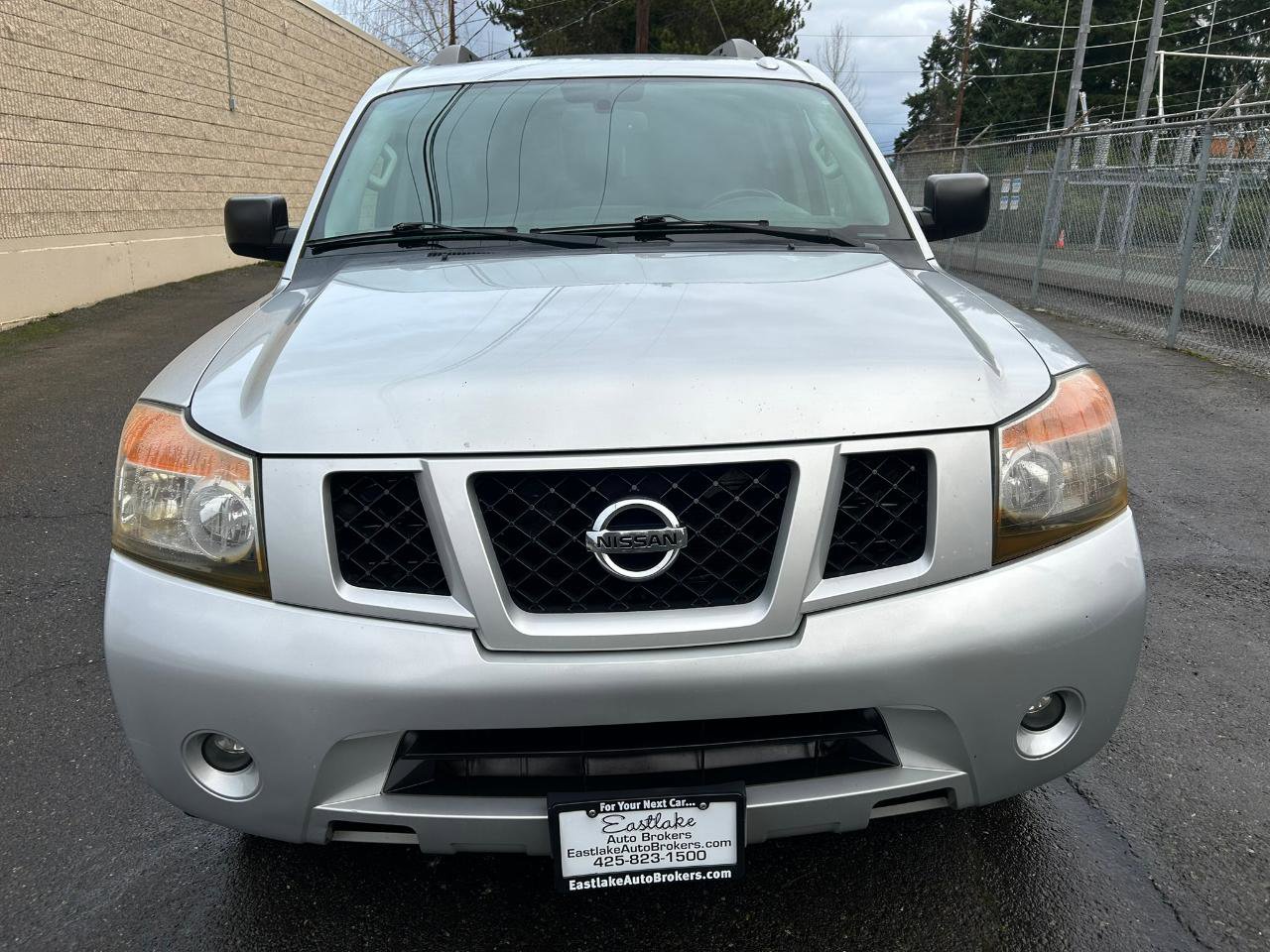 Used 2015 Nissan Armada SV AWD/4WD image 2