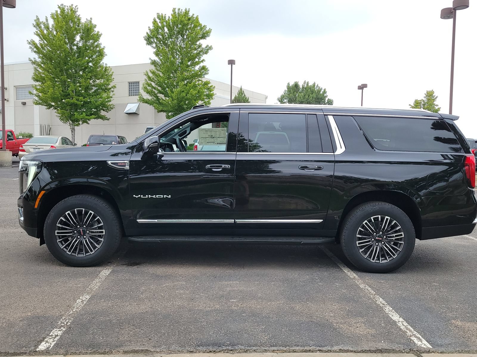 New 2026 GMC Yukon XL Elevation AWD/4WD image 6