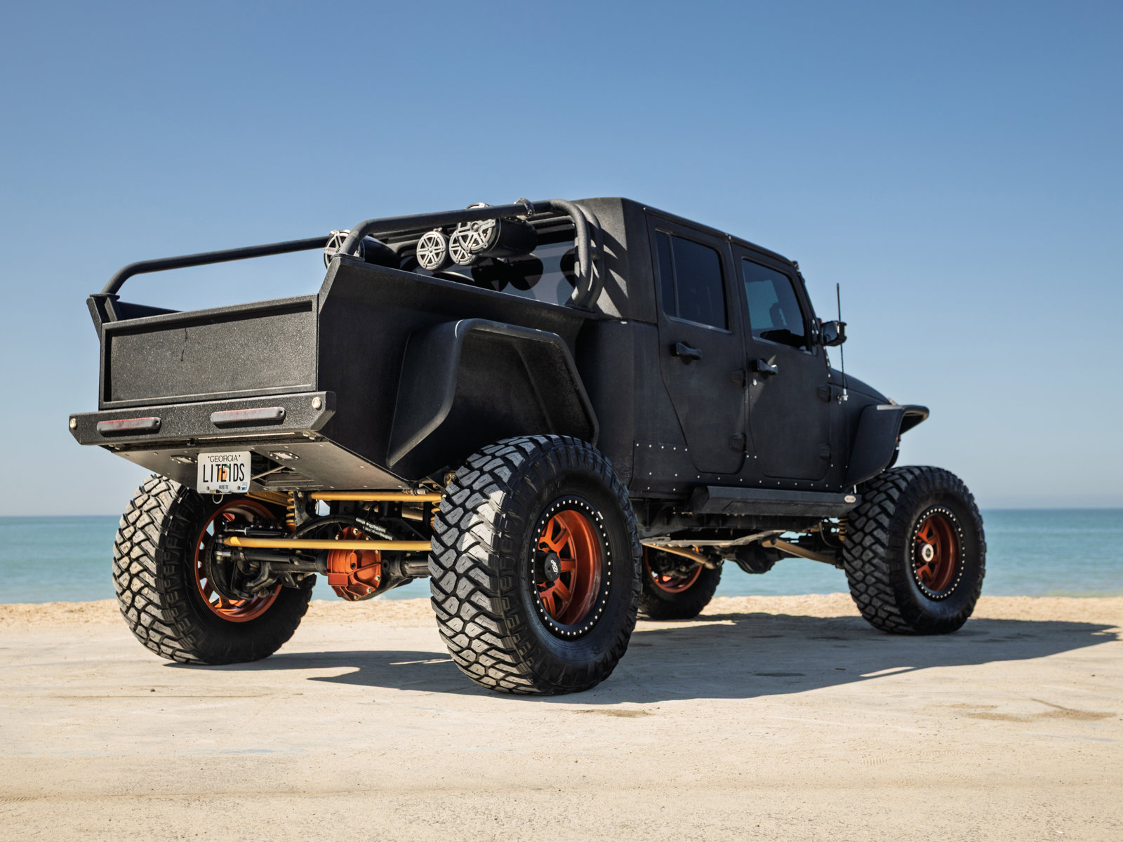 Used 2014 Jeep Wrangler Unlimited Rubicon w/ Connectivity Group image 8