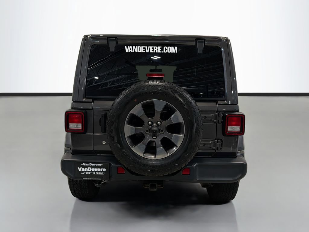 Used 2018 Jeep Wrangler Unlimited Sahara w/ Cold Weather Group AWD/4WD image 9