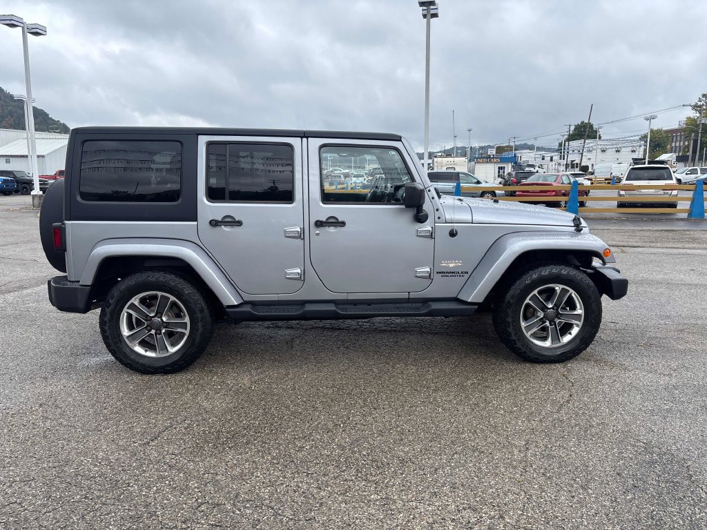 Used 2015 Jeep Wrangler Unlimited Sahara AWD/4WD image 6