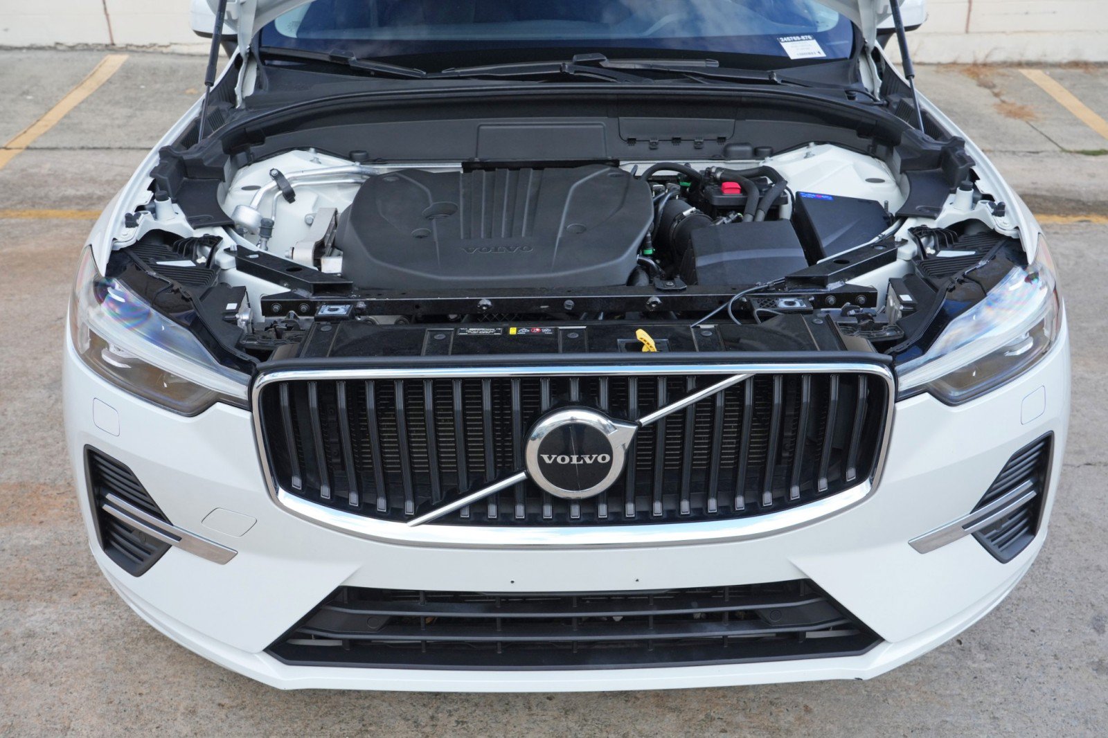 Used 2023 Volvo XC60 B5 Core w/ Climate Package FWD image 7