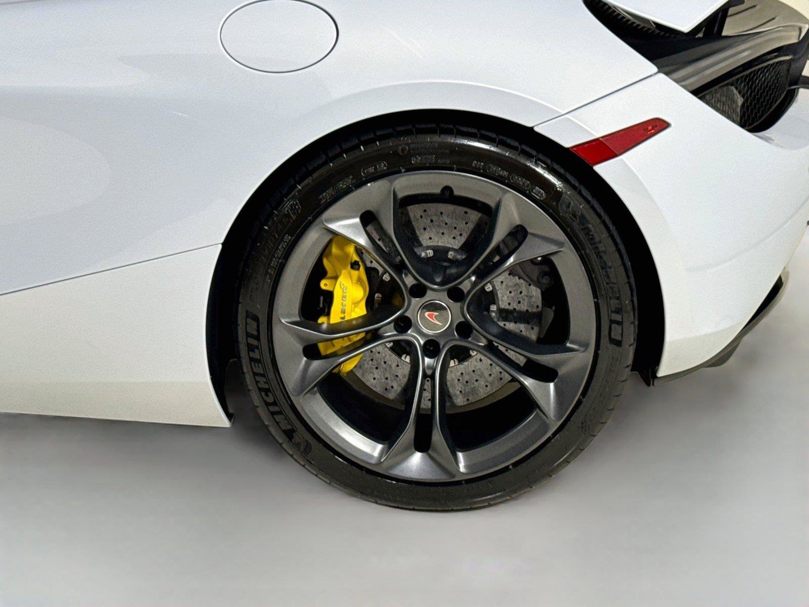 Used 2018 McLaren 720S Performance RWD image 35