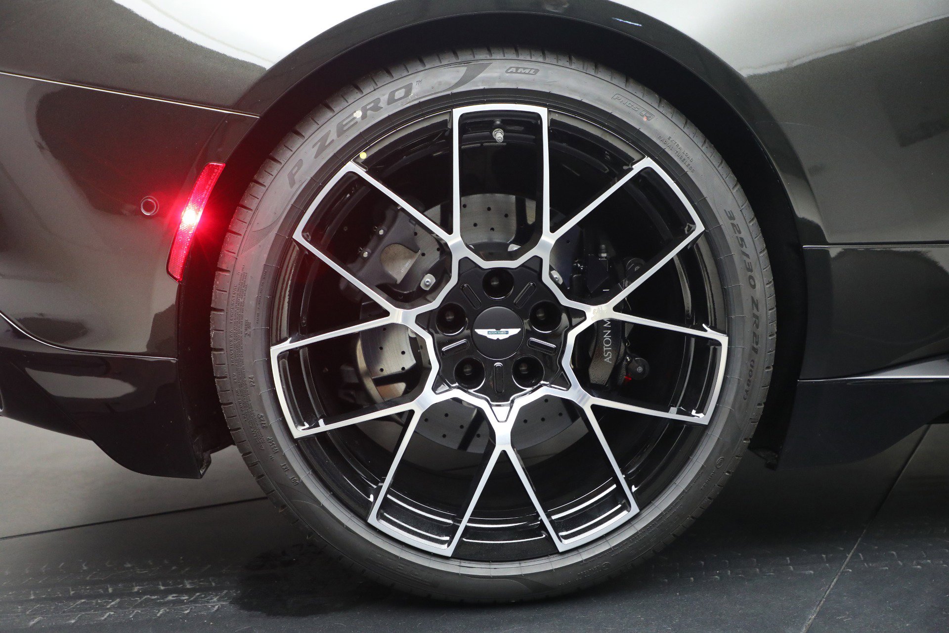 New 2026 Aston Martin Vanquish Volante image 44