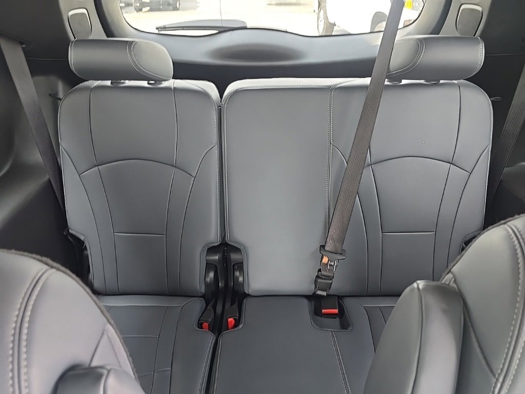 Used 2024 Buick Enclave Premium image 18
