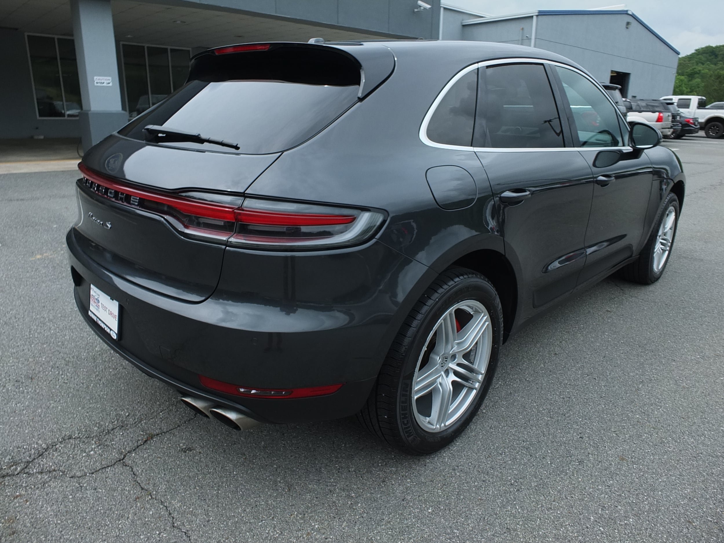 Used 2020 Porsche Macan S AWD/4WD image 3
