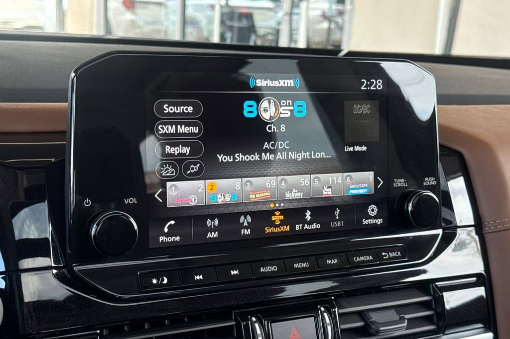 Used 2025 Nissan Pathfinder Platinum w/ Cargo Package AWD/4WD image 17