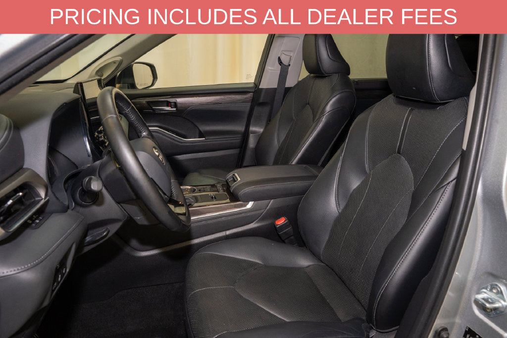 Used 2021 Toyota Highlander Limited FWD image 13