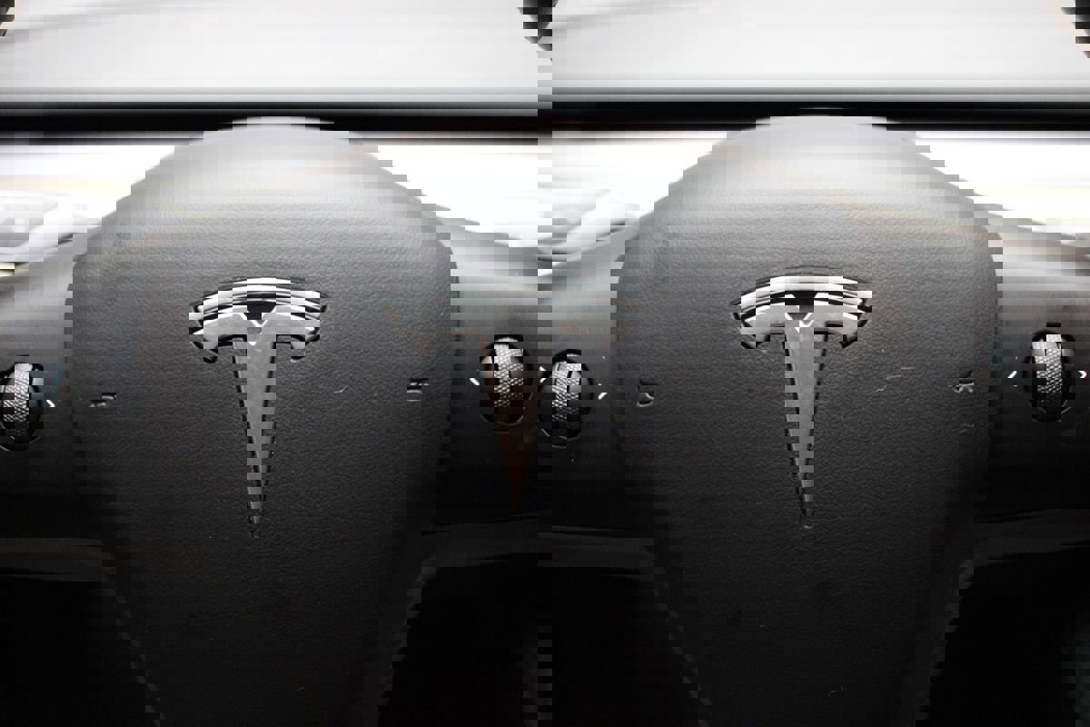 Used 2023 Tesla Model Y Long Range image 32