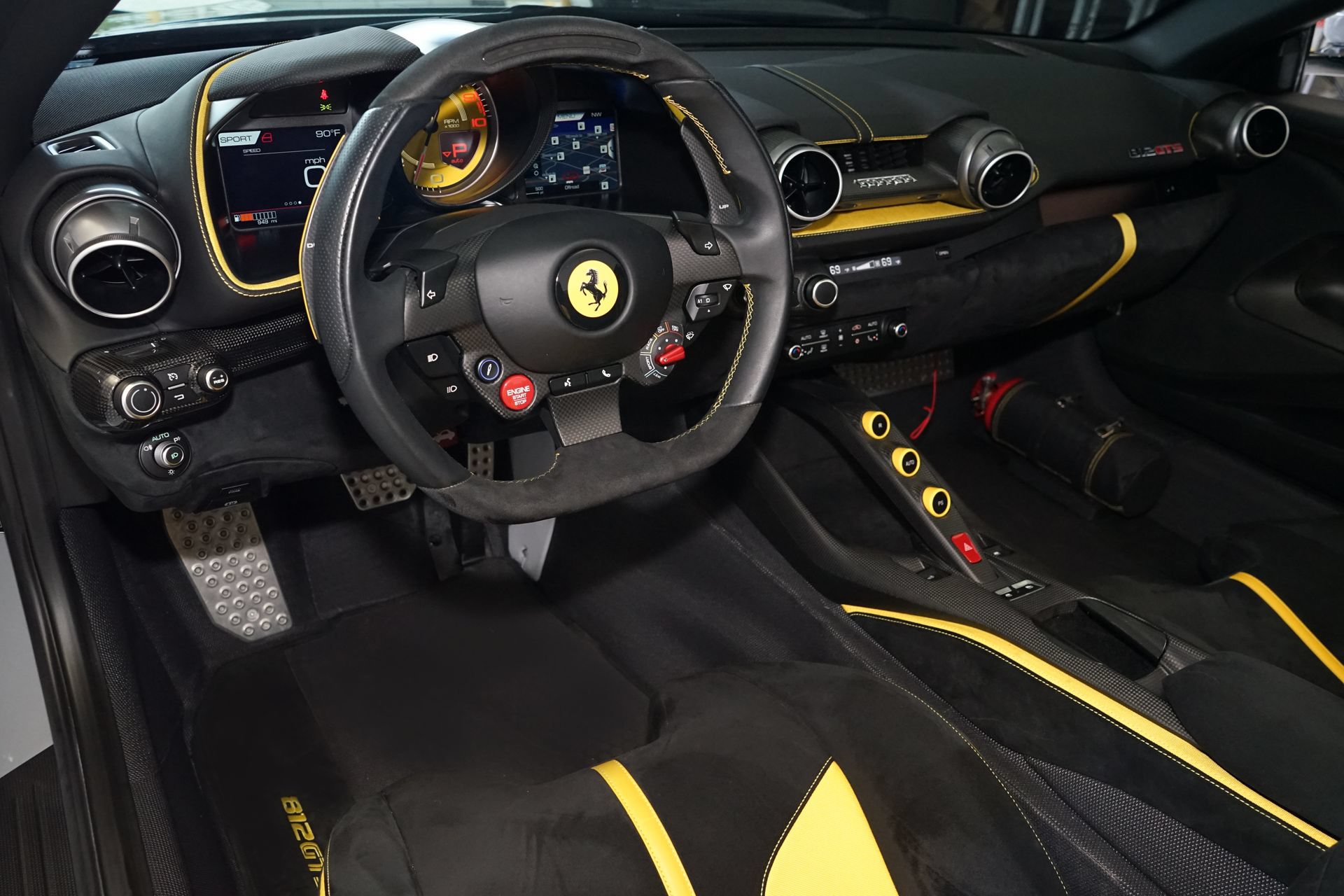 Used 2022 Ferrari 812 GTS RWD image 11