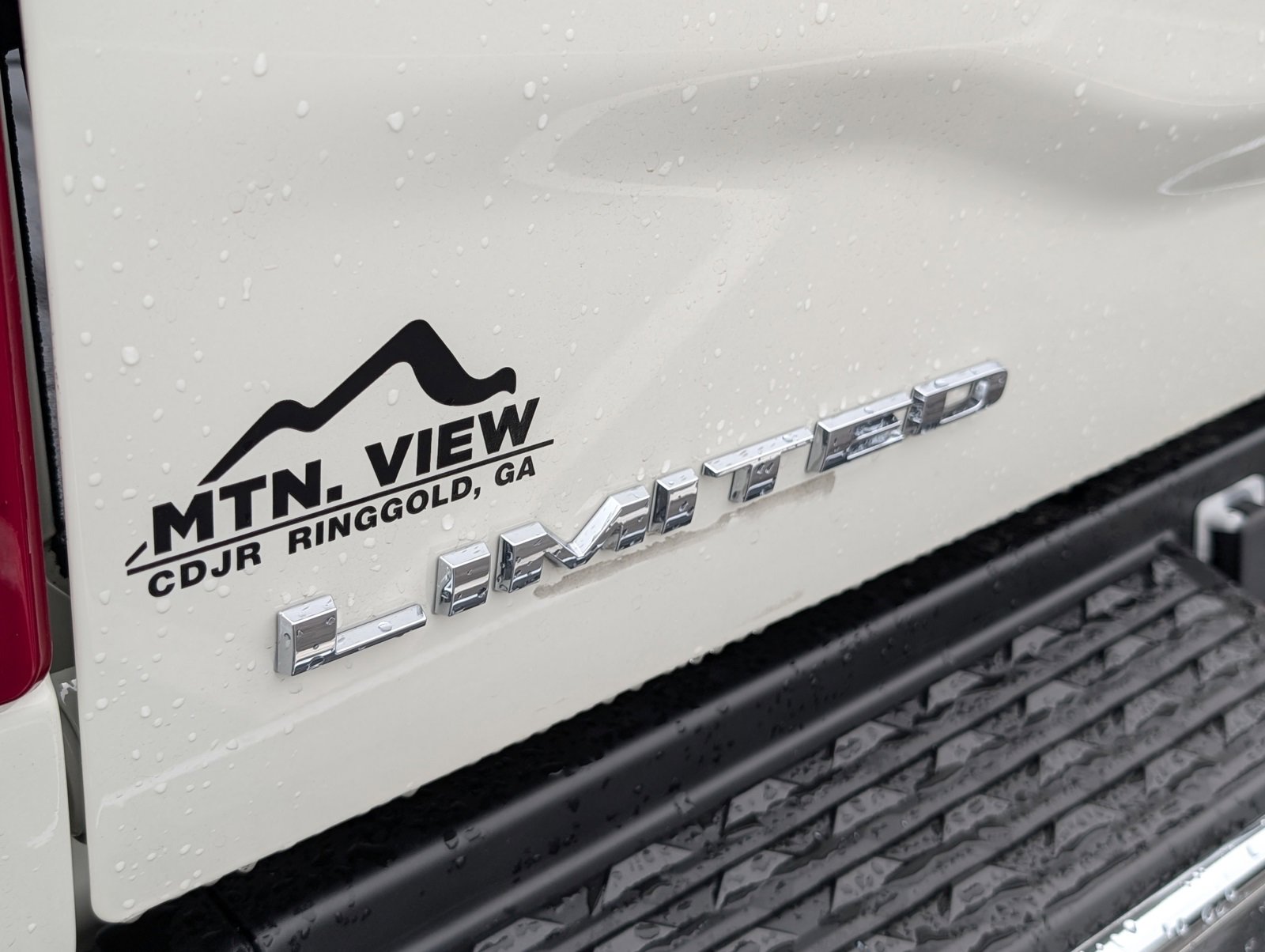 Used 2024 RAM 2500 Limited image 11