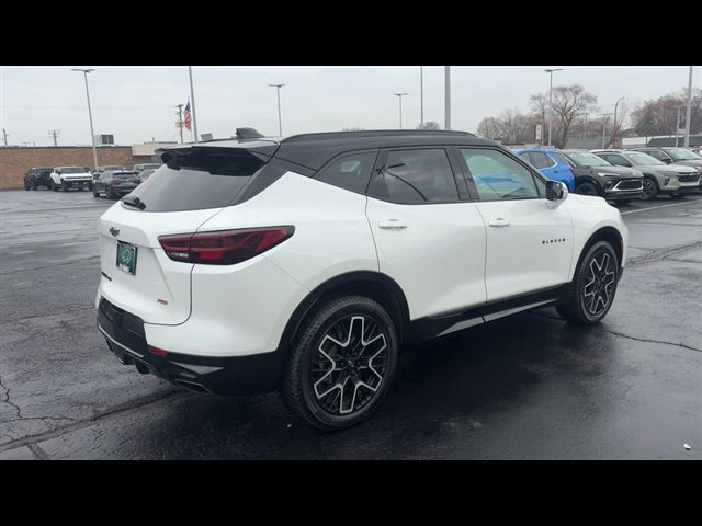 Certified 2023 Chevrolet Blazer RS w/ Driver Confidence II Package image 8