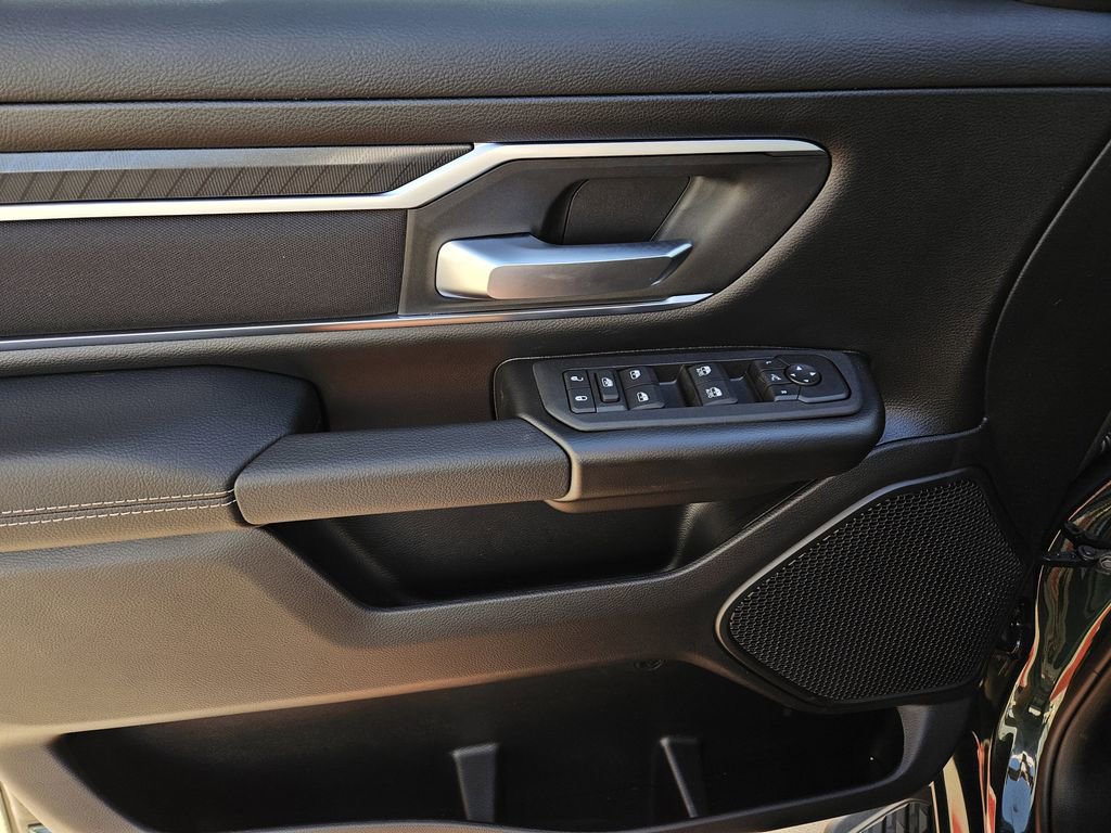 New 2026 RAM 1500 4x4 Crew Cab image 16