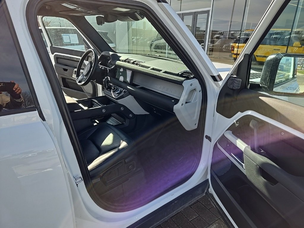 Used 2023 Land Rover Defender 110 S image 20