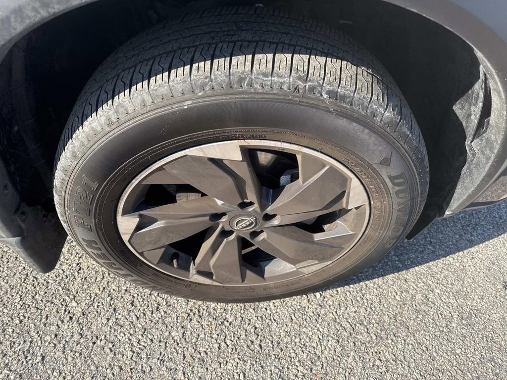 Used 2024 Nissan Rogue SV w/ SV Premium Package image 10