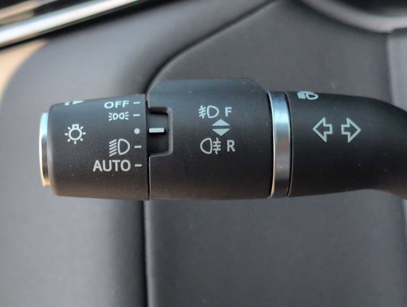 Used 2025 Land Rover Range Rover Velar Dynamic SE AWD/4WD image 27