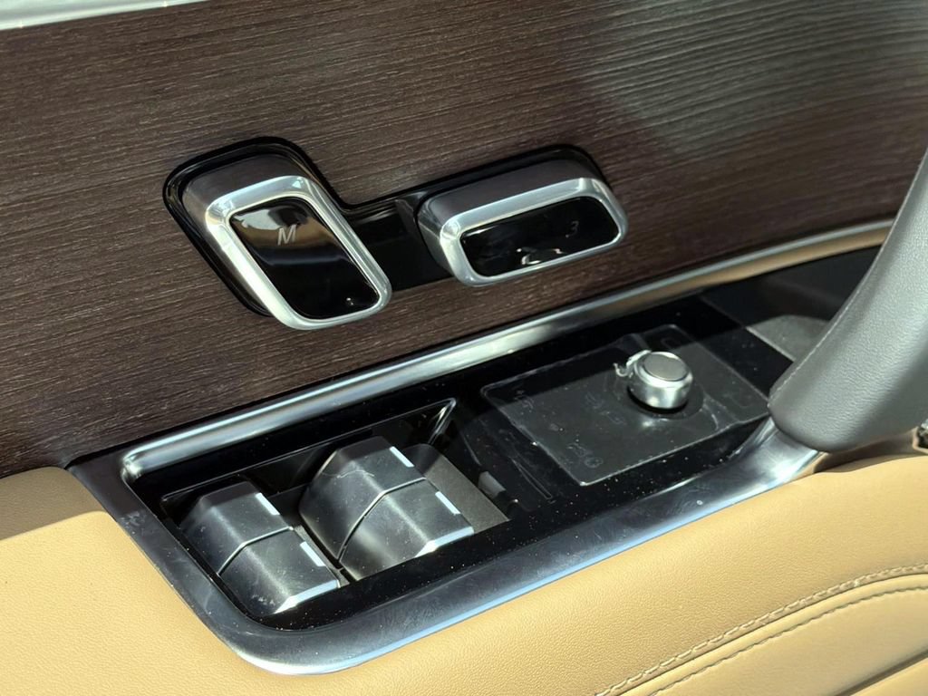 New 2026 Land Rover Range Rover SE AWD/4WD image 17