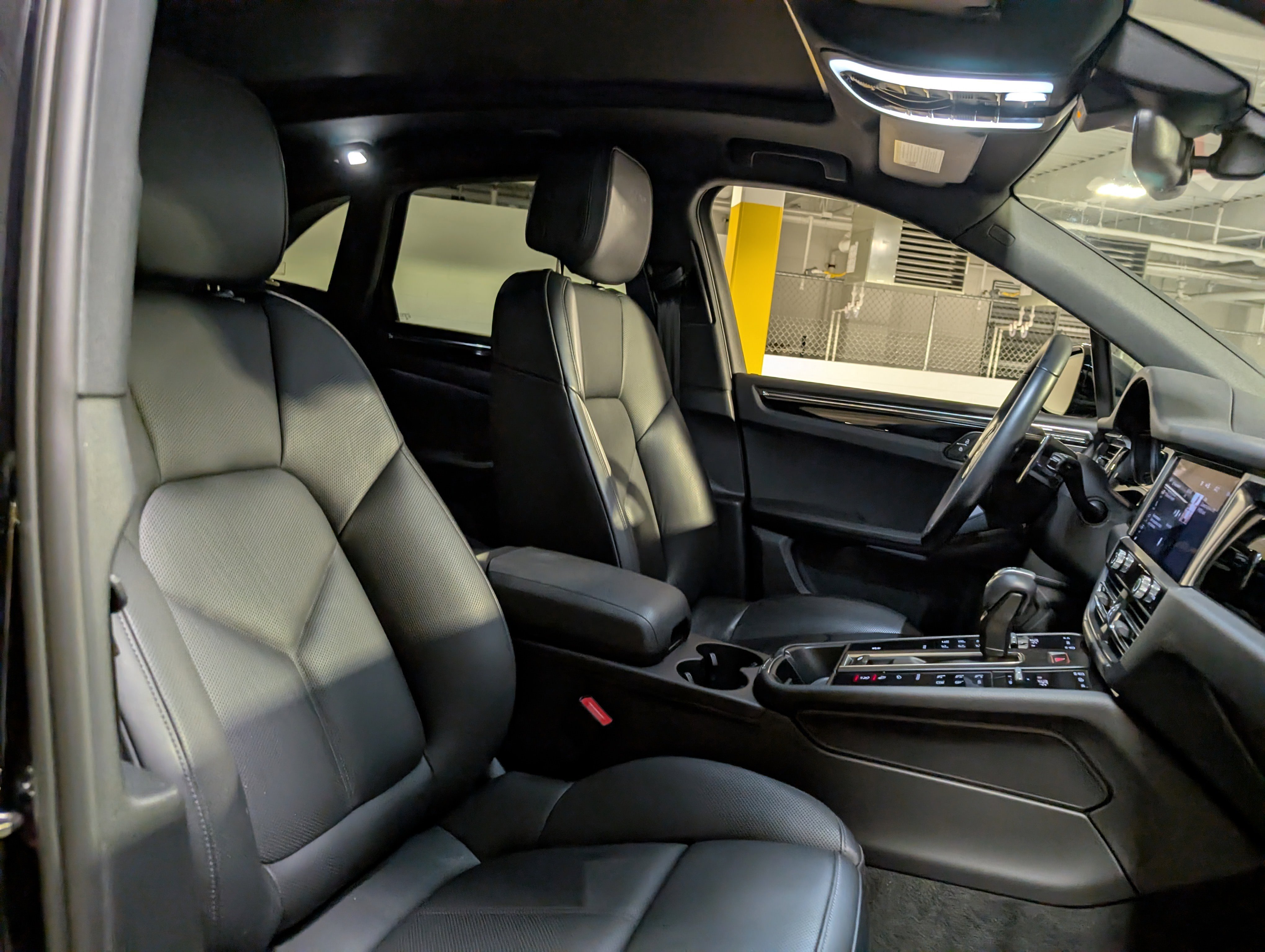 Certified 2025 Porsche Macan image 21