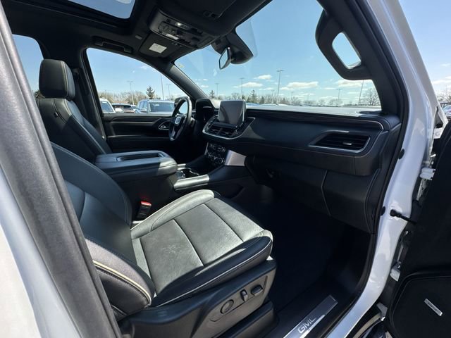 Certified 2023 GMC Yukon SLT w/ SLT Luxury Package AWD/4WD image 30
