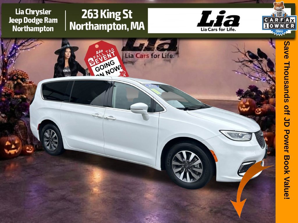 Certified 2022 Chrysler Pacifica Touring-L