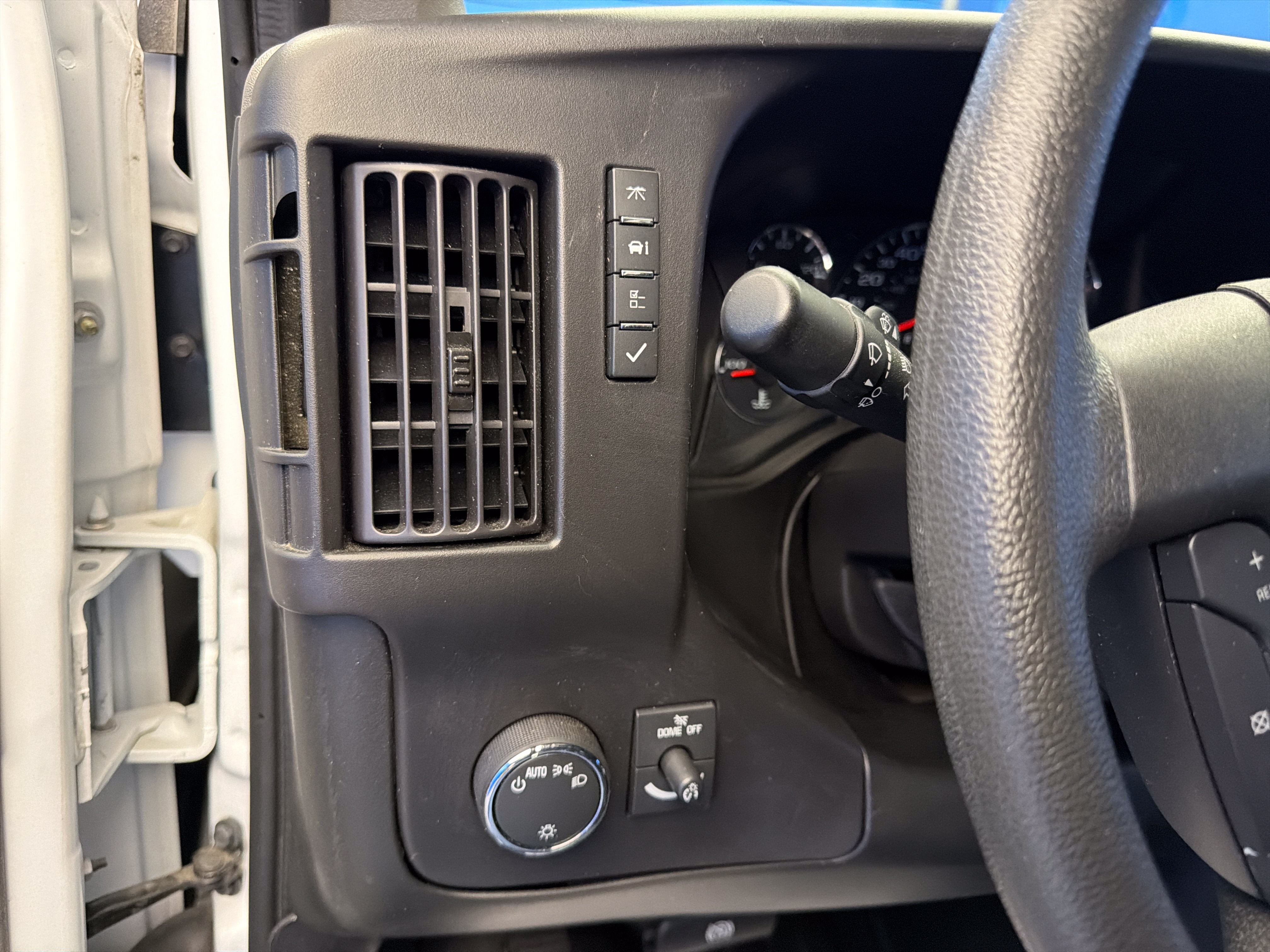 Used 2024 Chevrolet Express 2500 w/ Driver Convenience Package RWD image 13