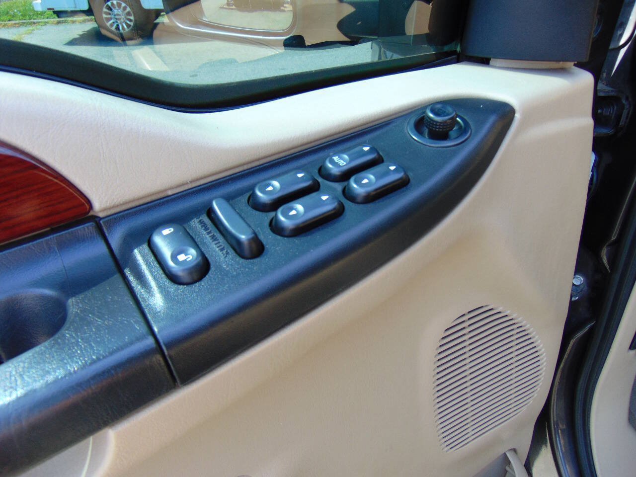 Used 2007 Ford F250 Lariat AWD/4WD image 8