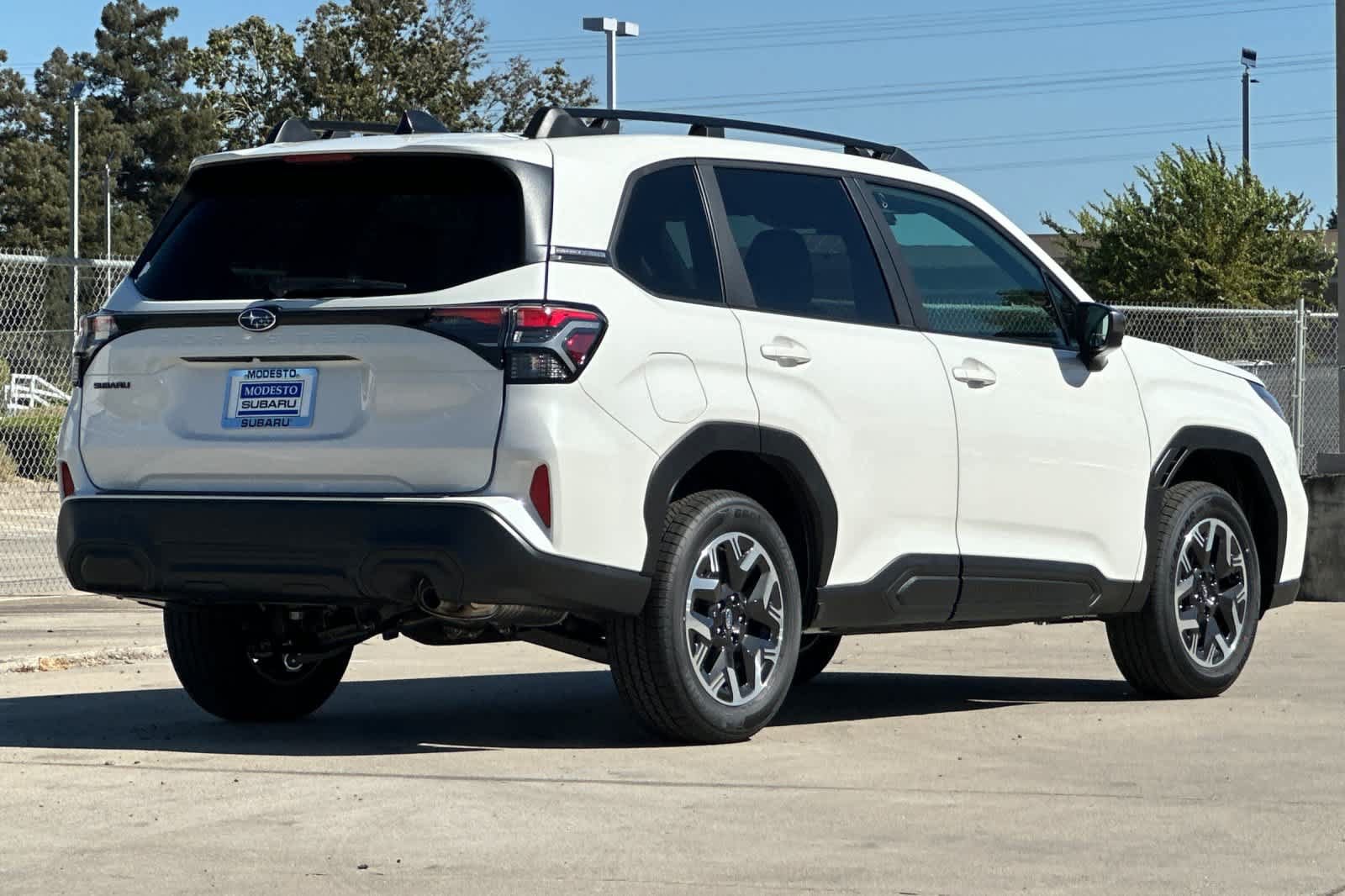 New 2026 Subaru Forester Premium AWD/4WD image 3