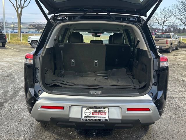 Certified 2025 Nissan Pathfinder SL image 16