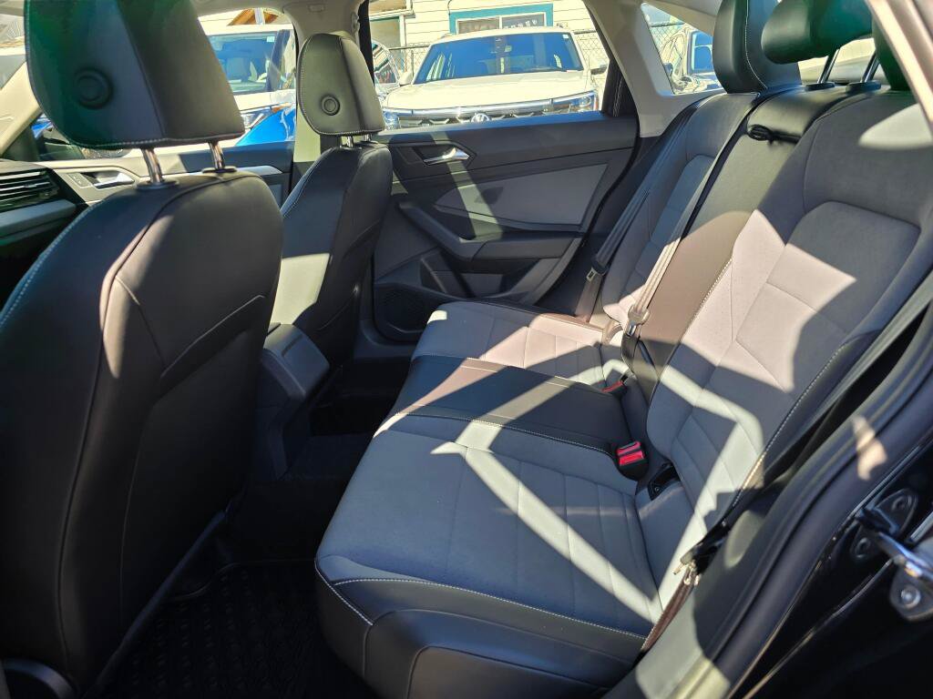 New 2027 Volkswagen Jetta SE FWD image 17