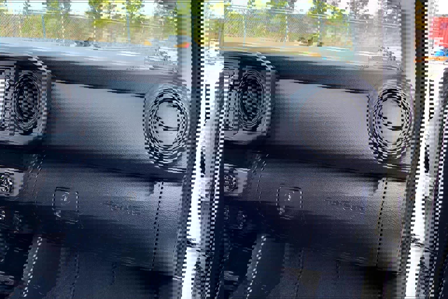 Used 2019 Toyota Tacoma SR RWD image 18