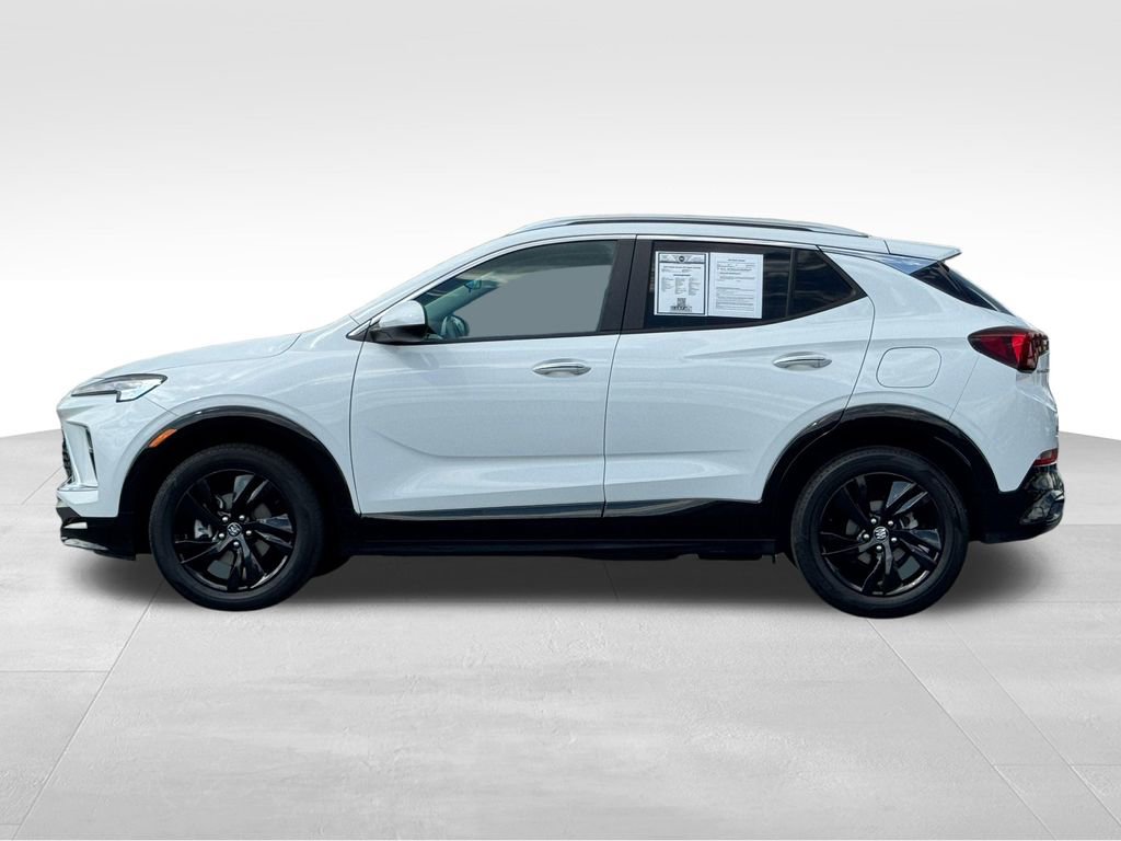 Used 2024 Buick Encore GX Sport Touring FWD image 4