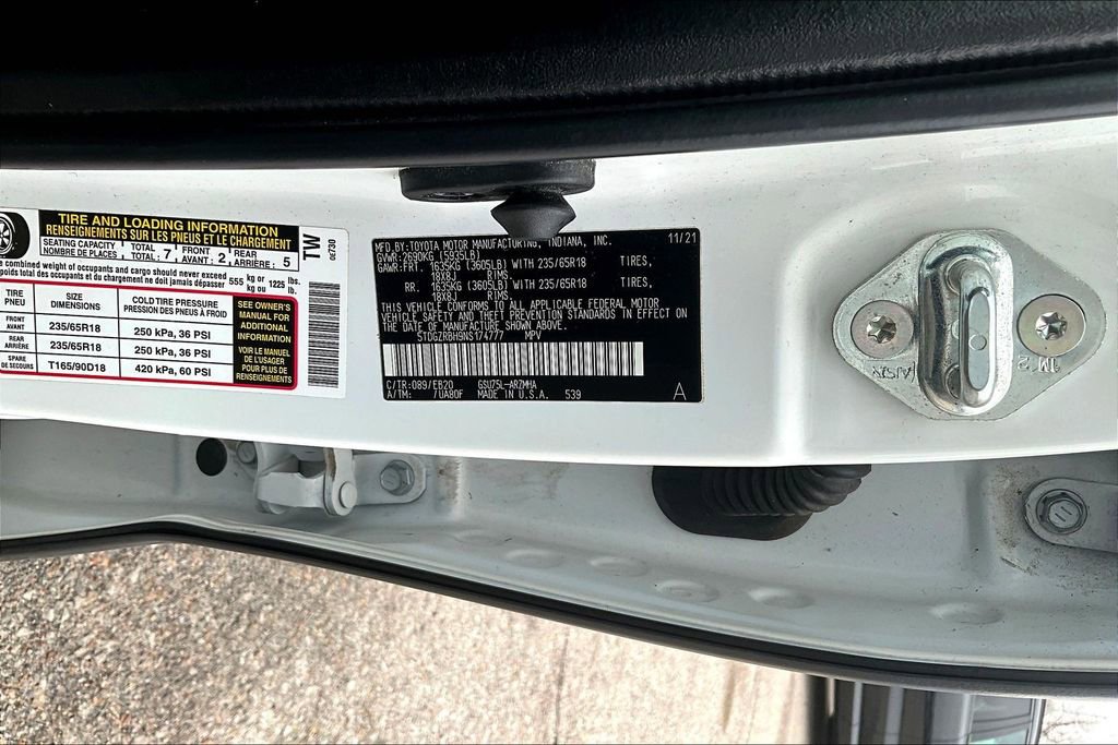 Used 2022 Toyota Highlander XLE image 19