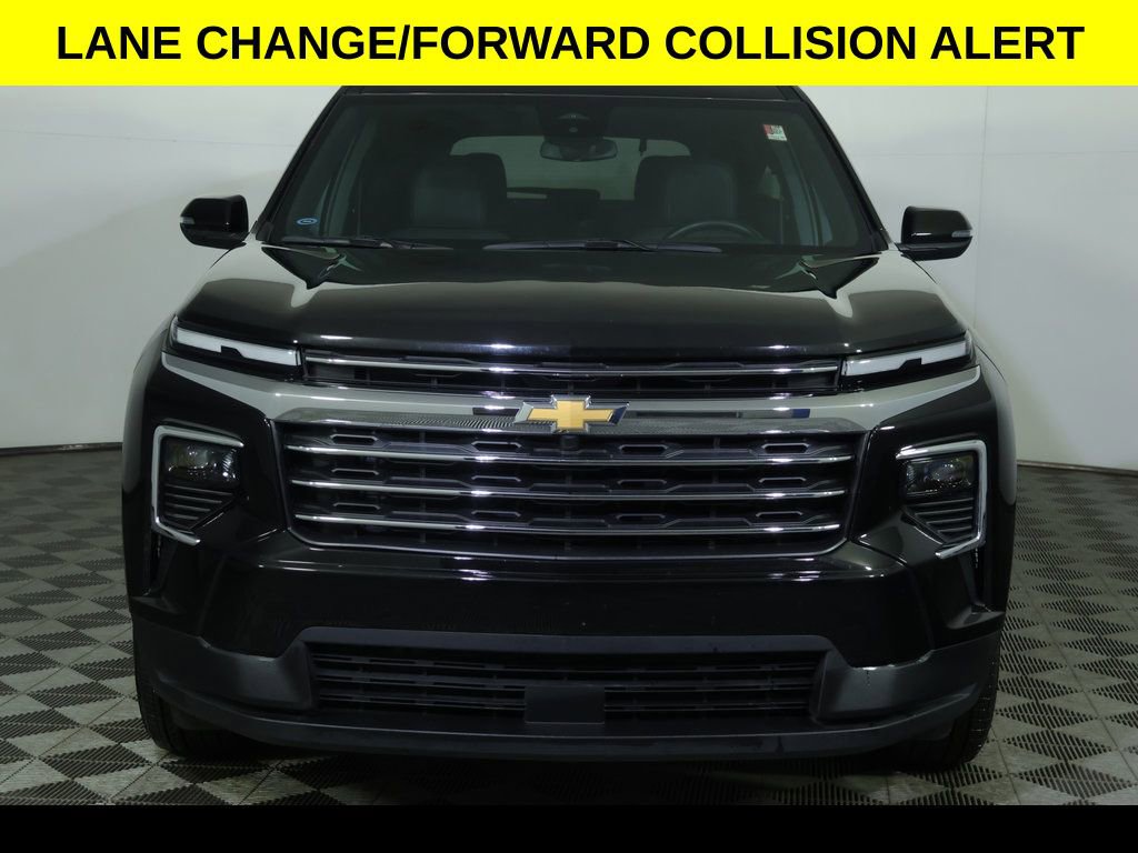 Used 2025 Chevrolet Traverse LT image 11