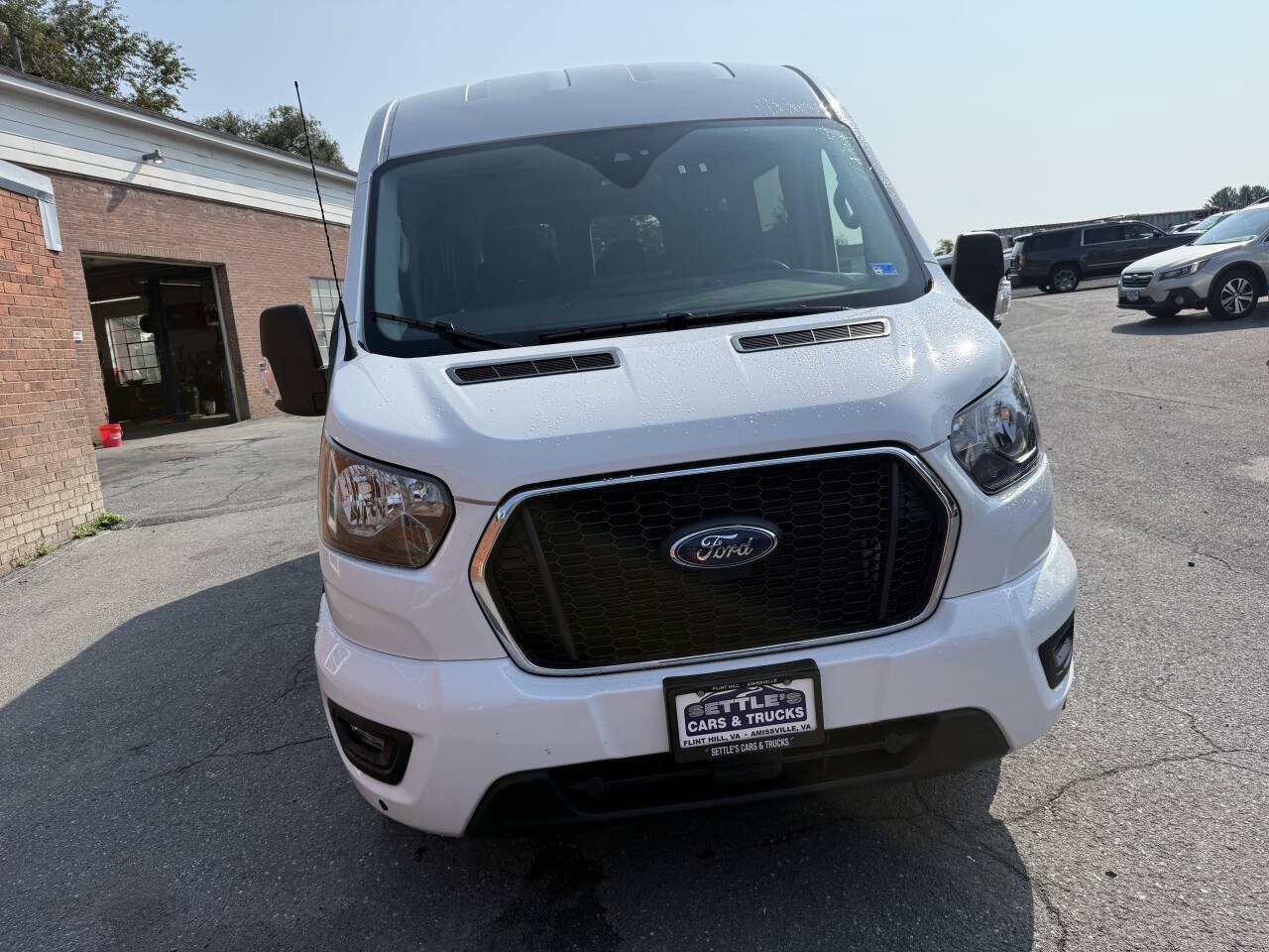 Used 2025 Ford Transit 350 XLT RWD image 3
