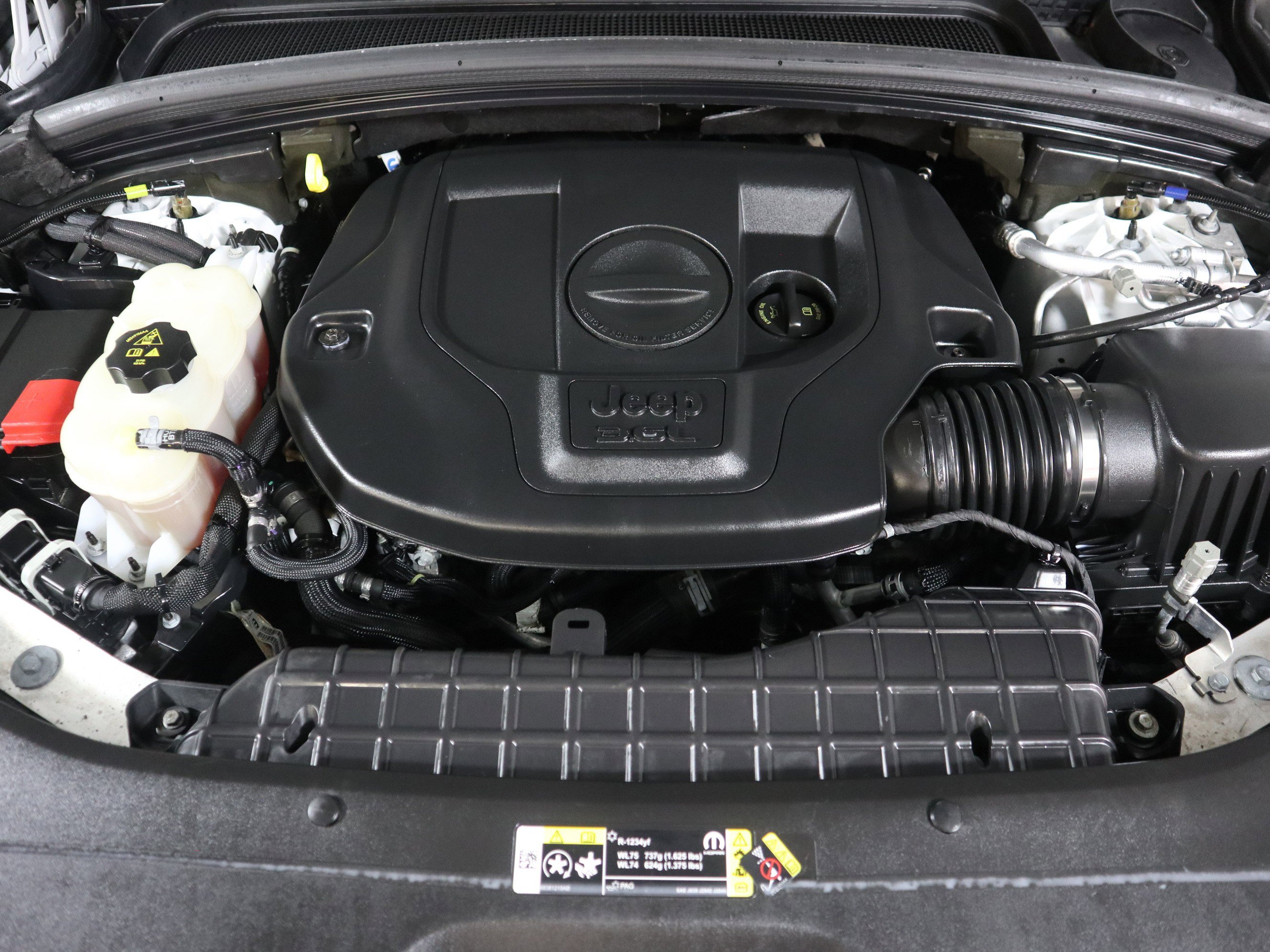 Certified 2022 Jeep Grand Cherokee Overland w/ Luxury Tech Group IV image 14