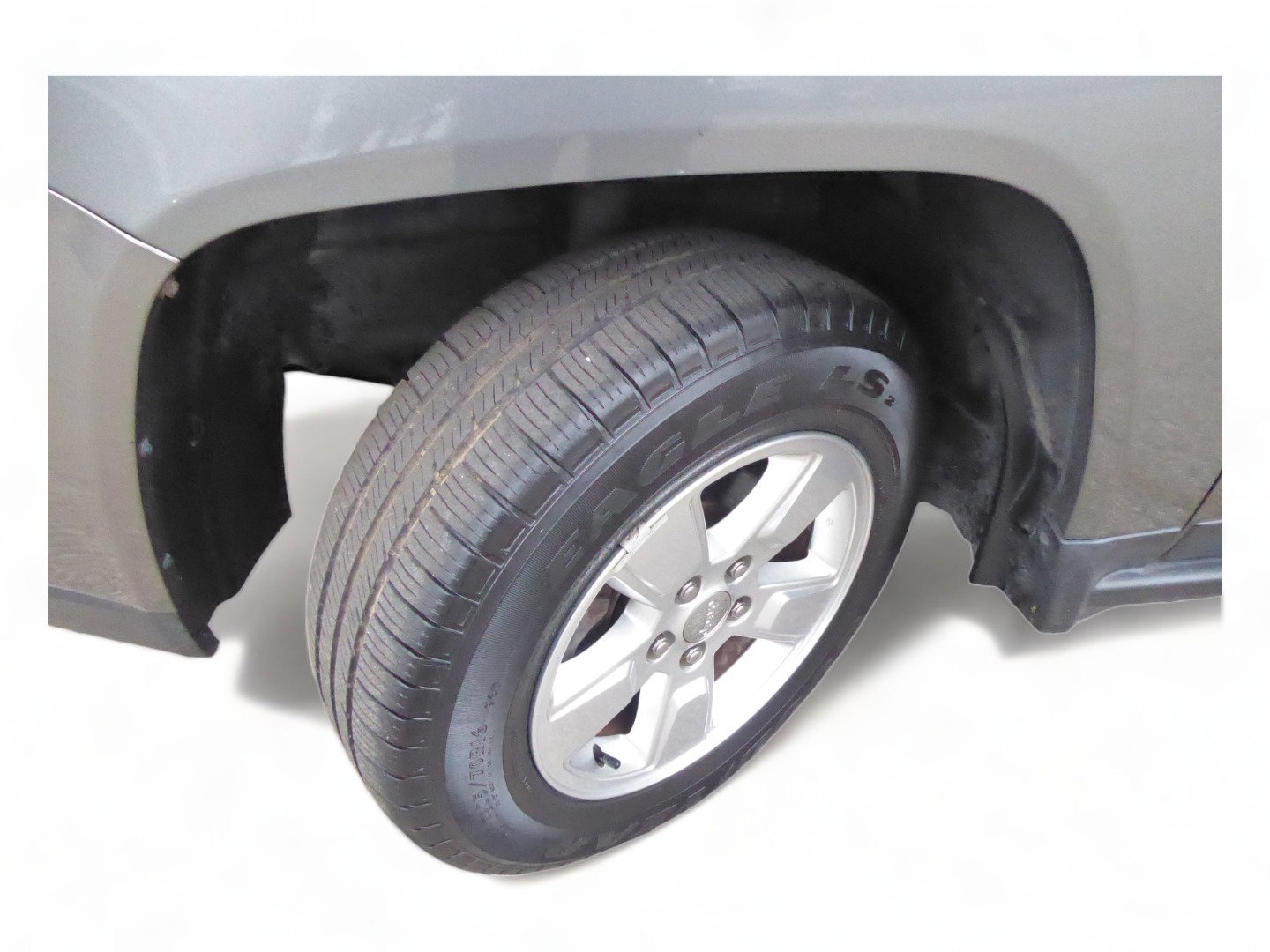 Used 2014 Jeep Compass Sport image 23