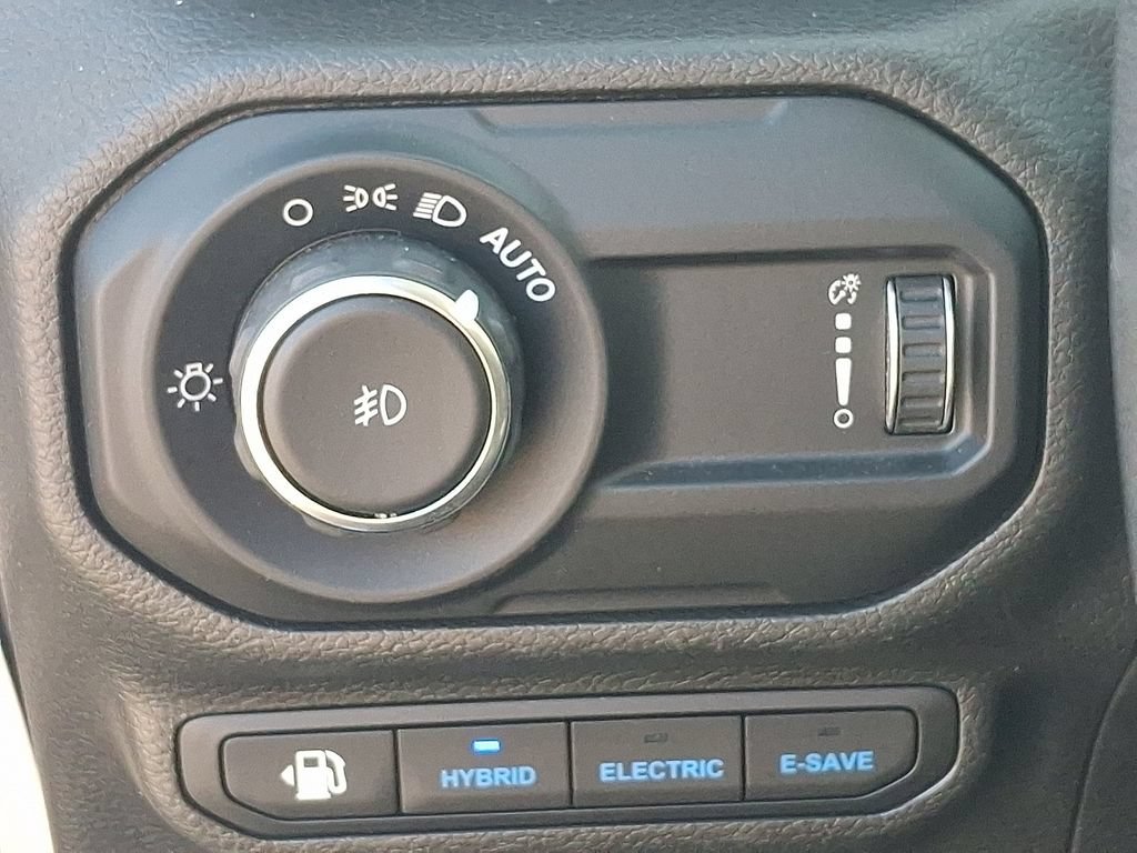 Used 2023 Jeep Wrangler Unlimited Sahara w/ Cold Weather Group AWD/4WD image 25