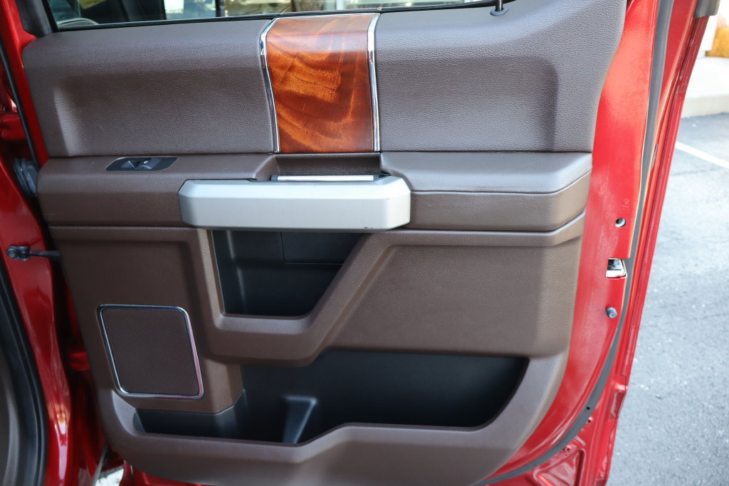 Used 2018 Ford F150 King Ranch w/ Equipment Group 601A Luxury AWD/4WD image 40
