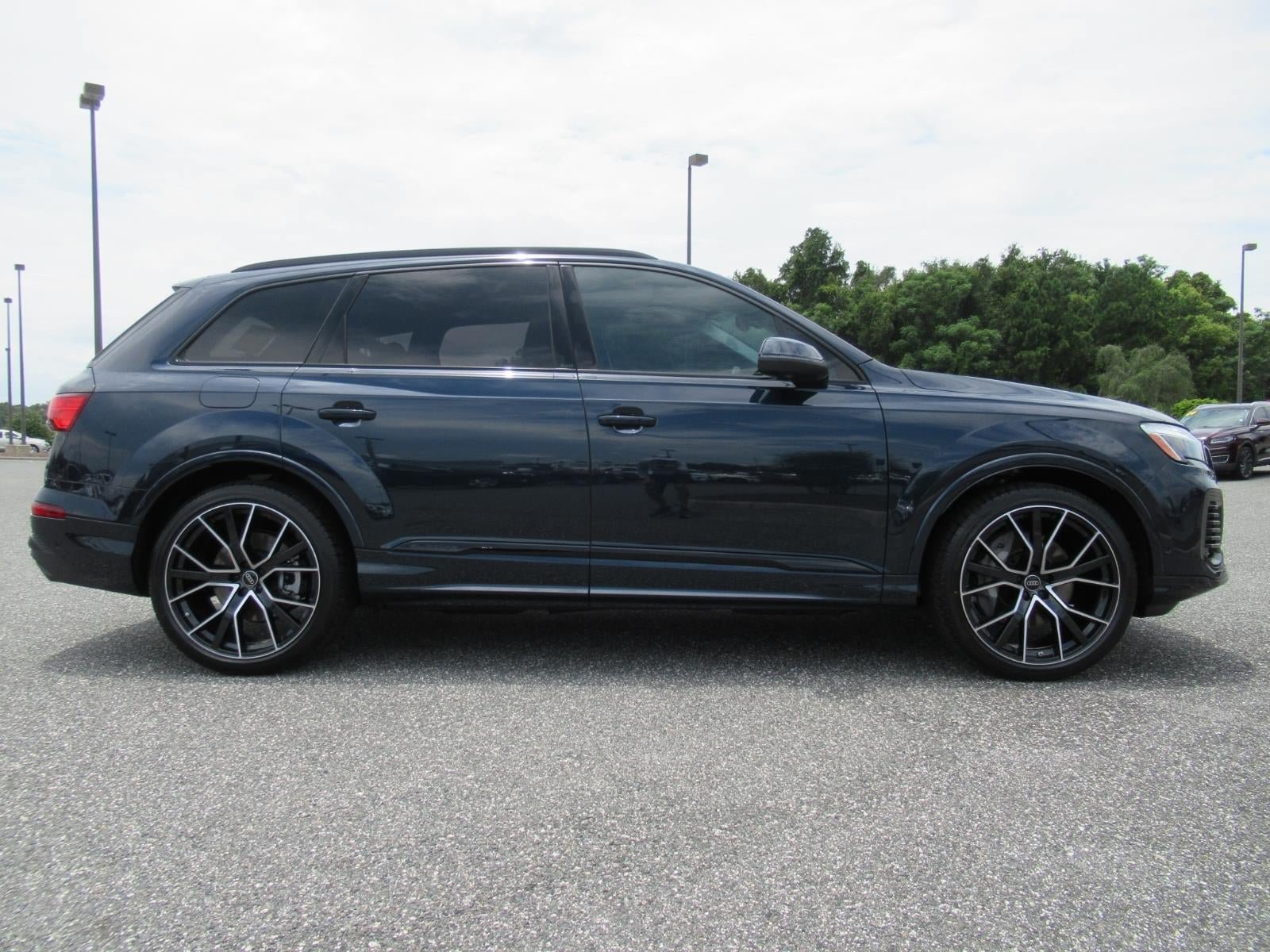 Used 2025 Audi Q7 3.0T Premium Plus AWD/4WD image 2