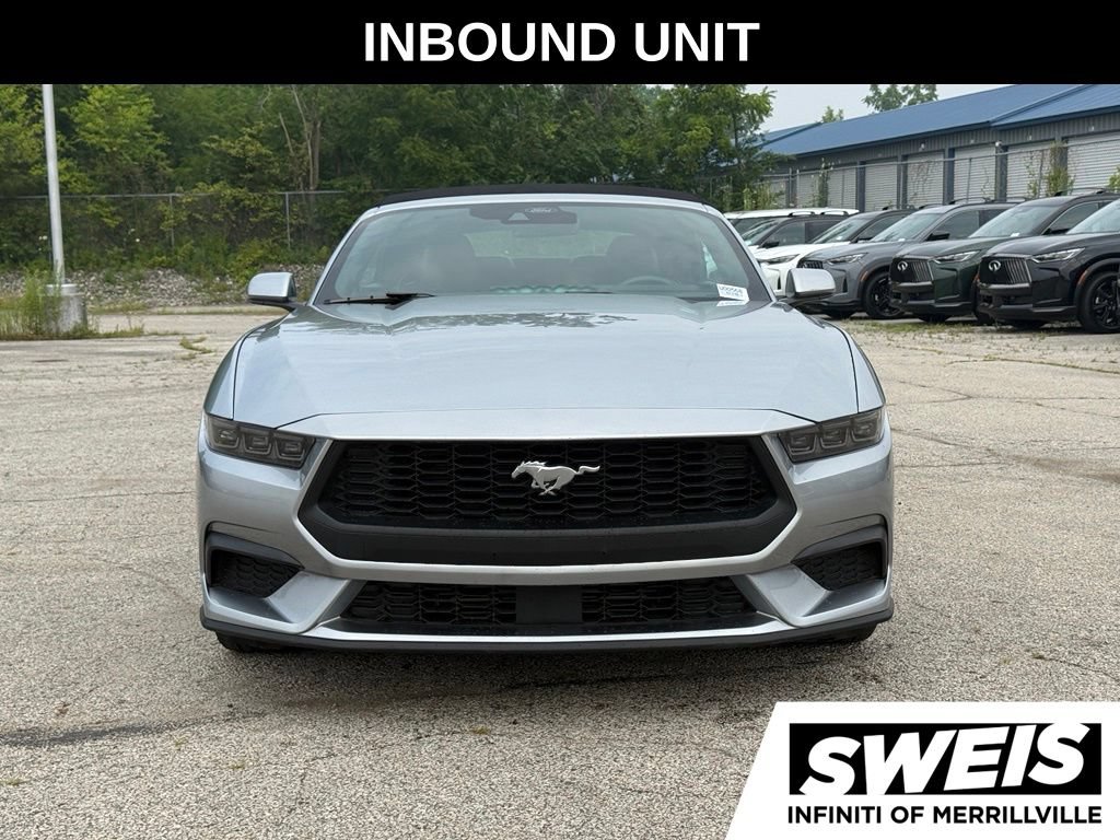 Used 2025 Ford Mustang Premium RWD image 3
