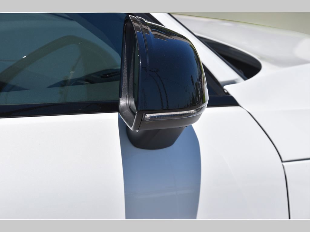 Used 2025 Volvo XC40 B5 Plus w/ Protection Package Premier image 39