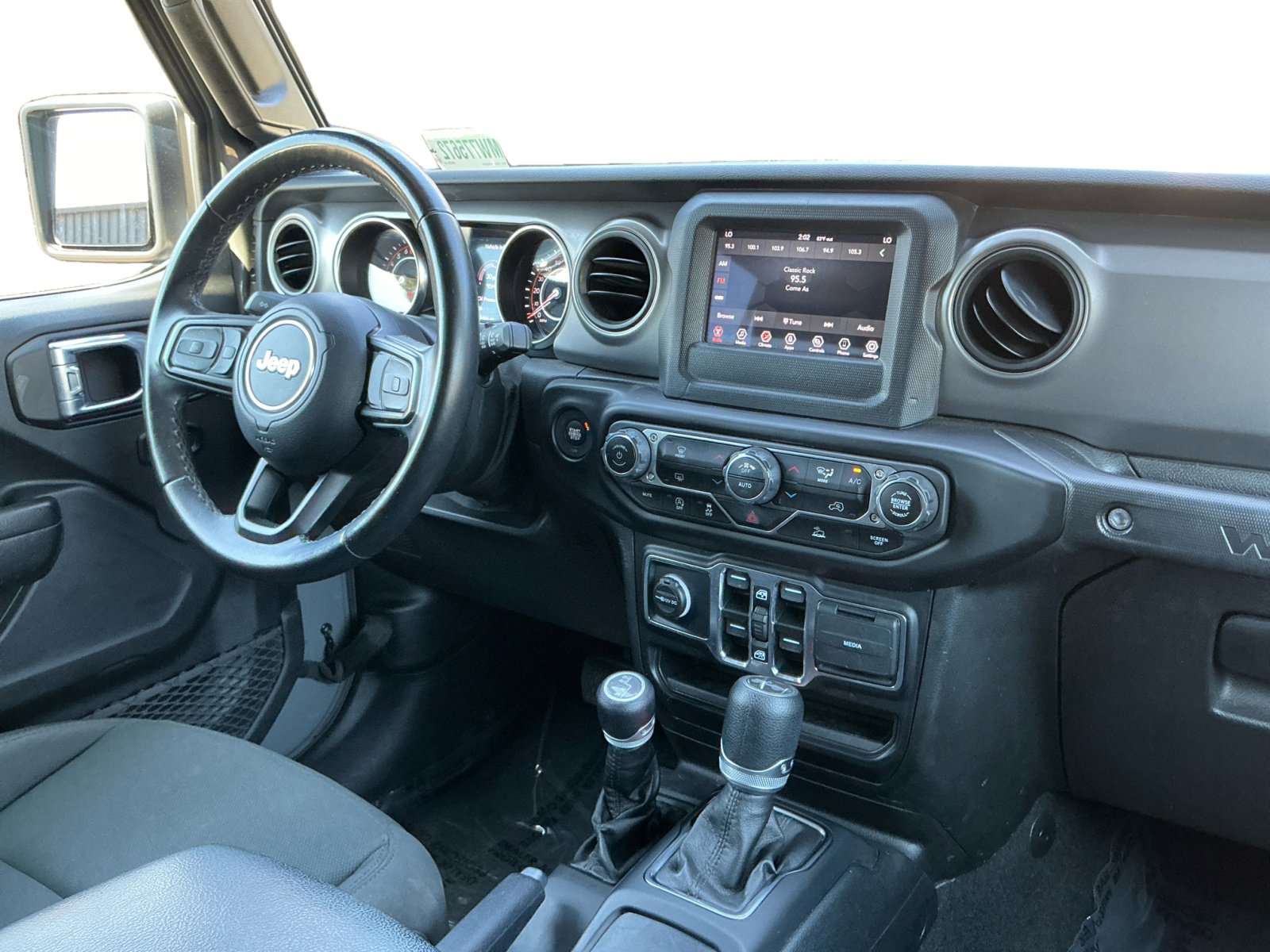 Used 2021 Jeep Wrangler Unlimited Sport image 15