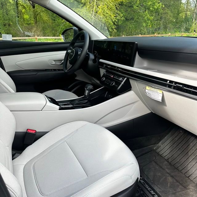 Certified 2025 Hyundai Tucson SE image 18