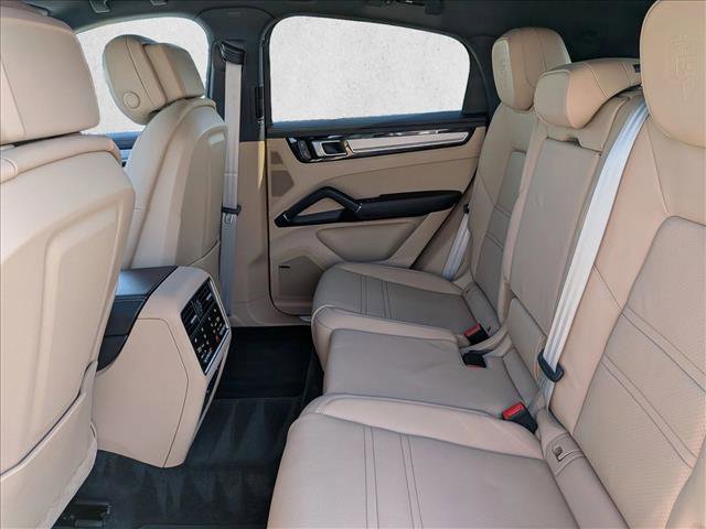 Used 2023 Porsche Cayenne S AWD/4WD image 20