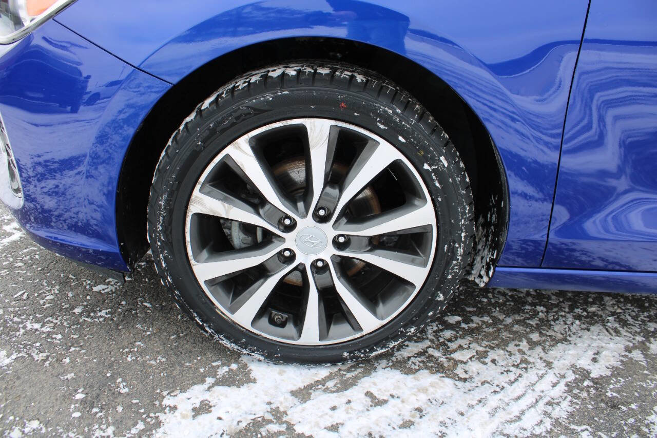 Used 2020 Hyundai Elantra GT w/ Style Package 02 image 12