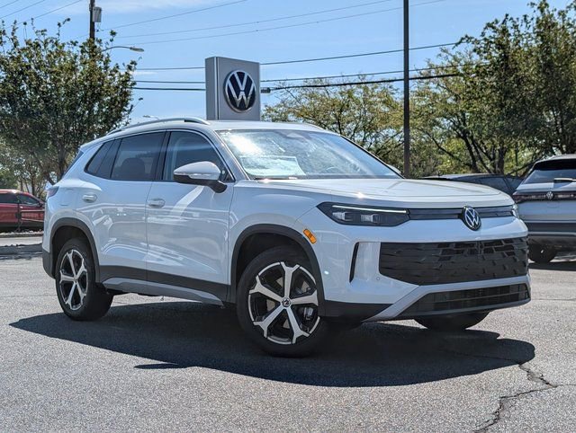 New 2025 Volkswagen Tiguan SE