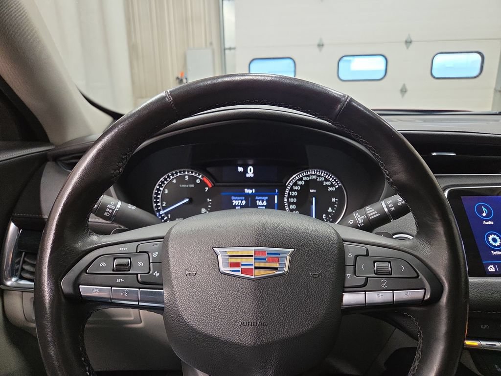 Used 2020 Cadillac XT4 Premium Luxury AWD/4WD image 22