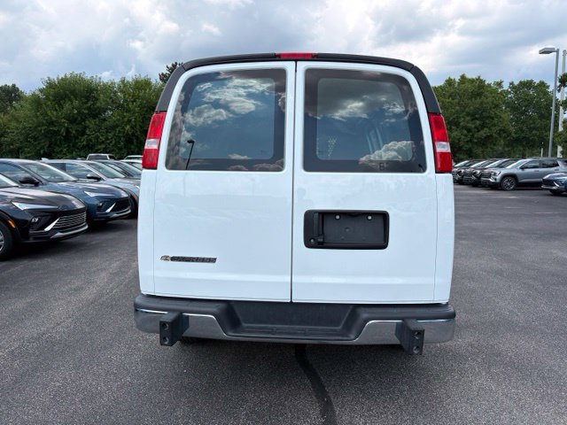 Used 2025 Chevrolet Express 2500 w/ Driver Convenience Package RWD image 4